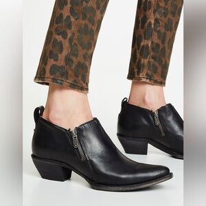 Frye Sacha Moto shooties